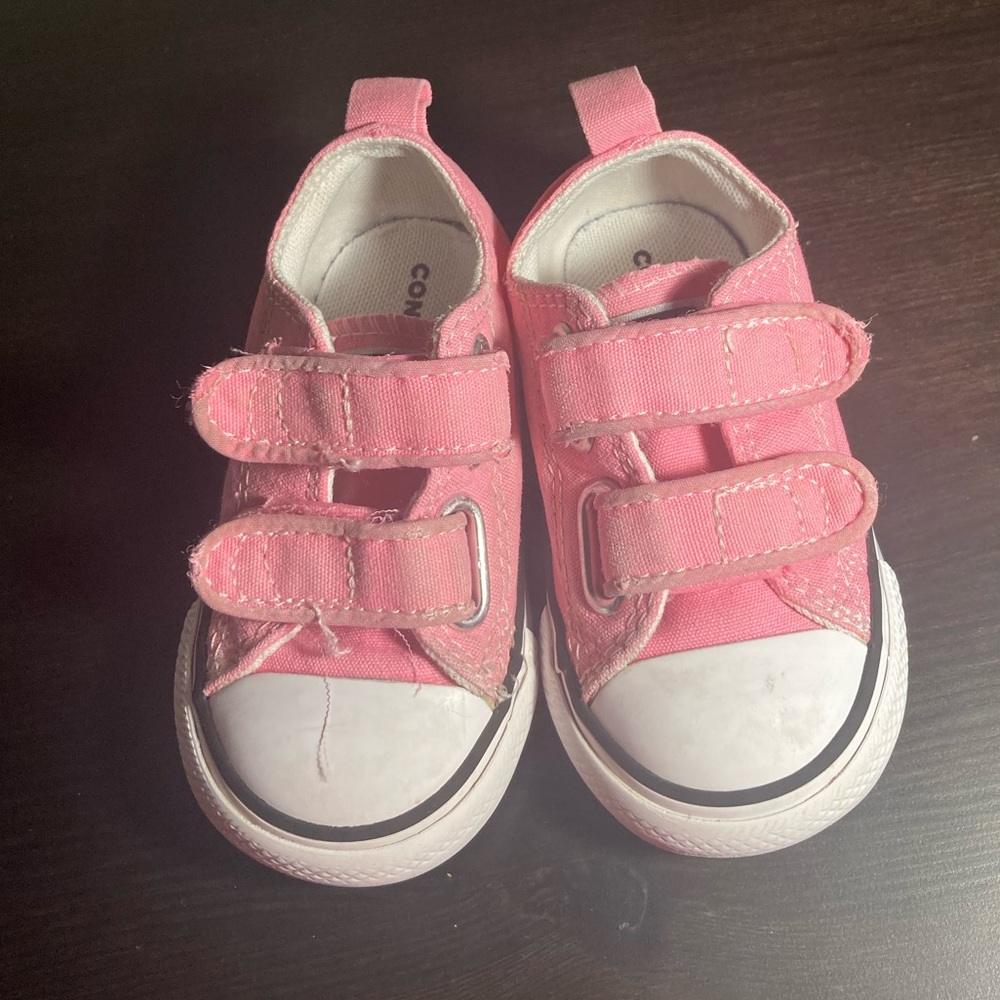 Pink Converse baby girl size 5